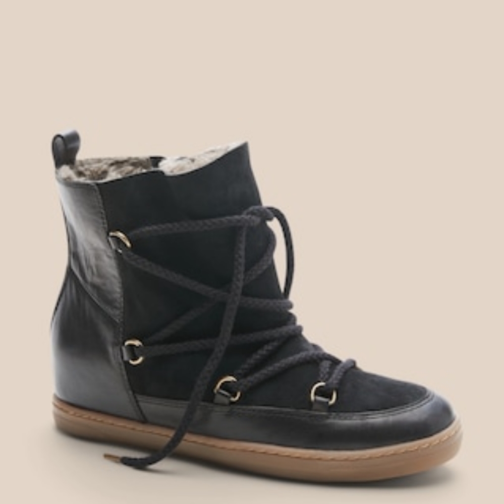 Banana Republic Laced Booties NIB